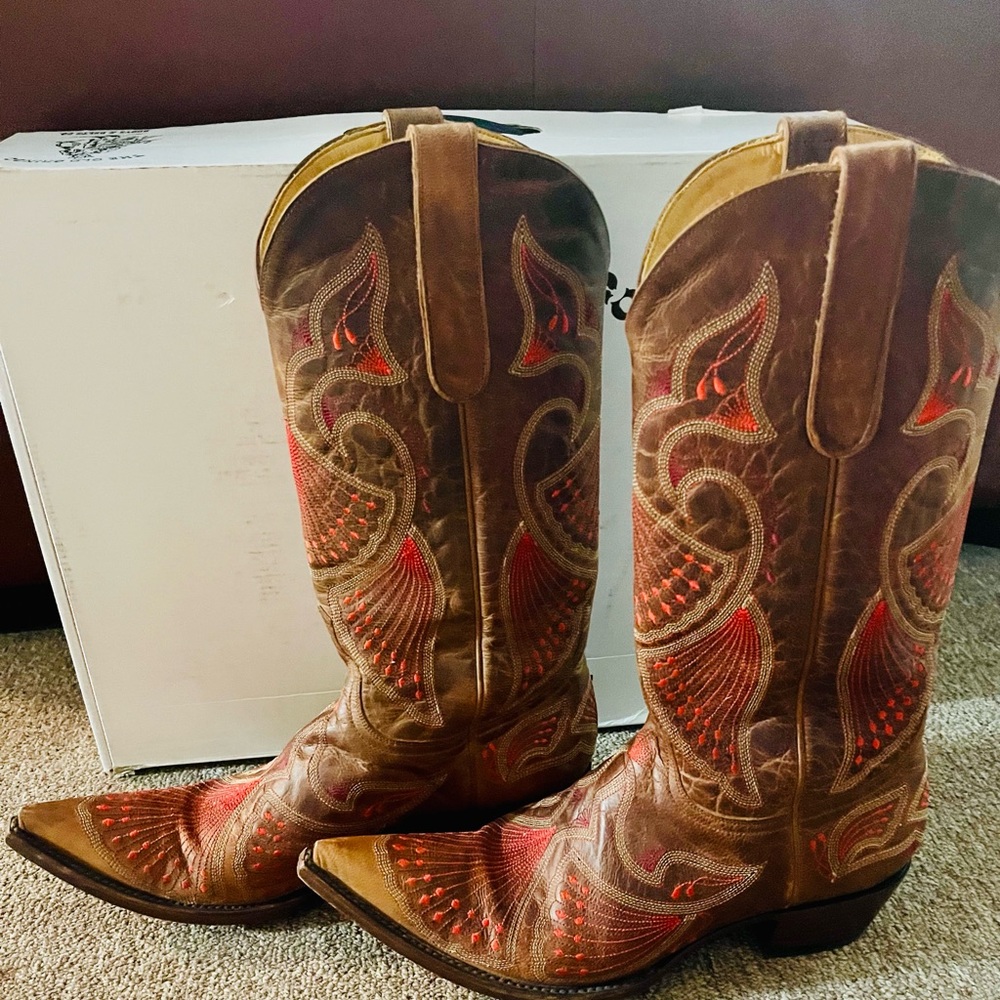 9.5B Excellent condition Old Gringo western boots